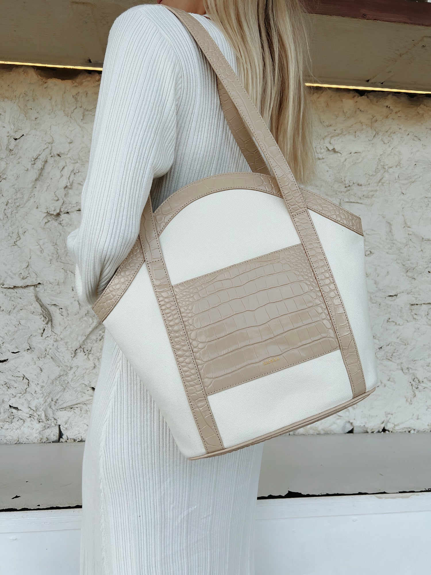THE CHIONE TOTE
