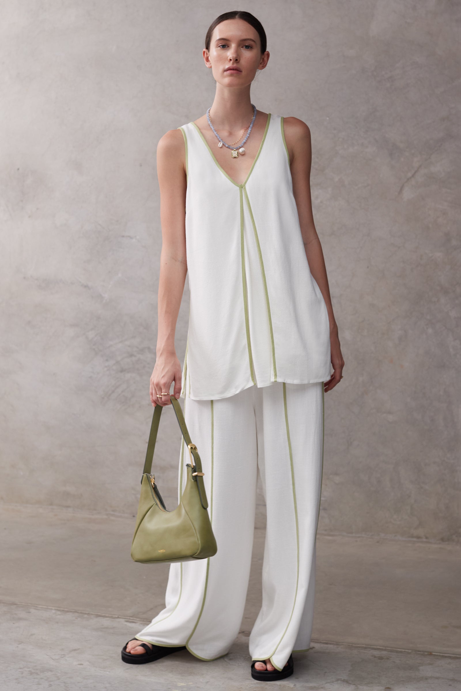 THE ESILA TOP