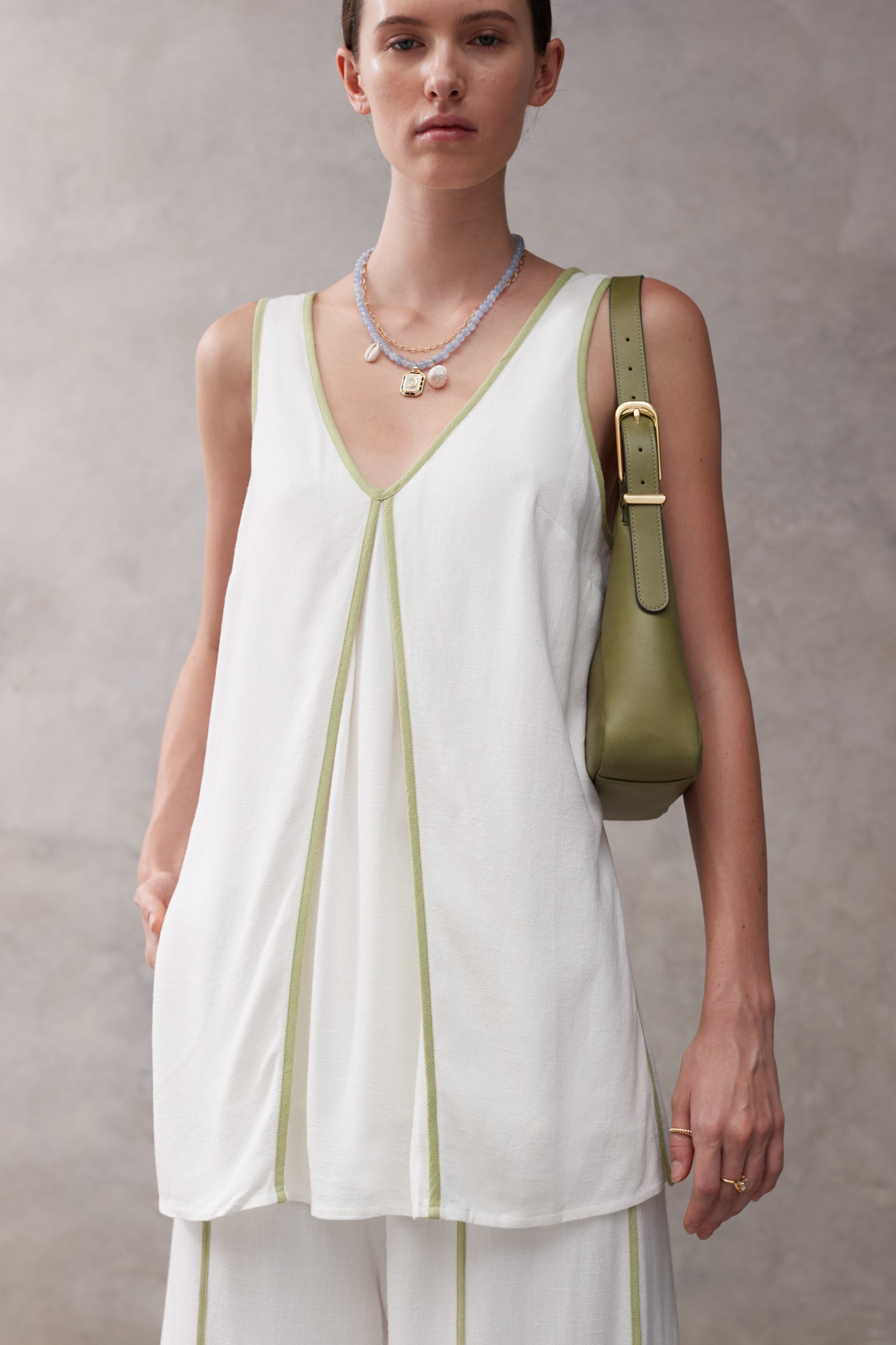 THE ESILA TOP