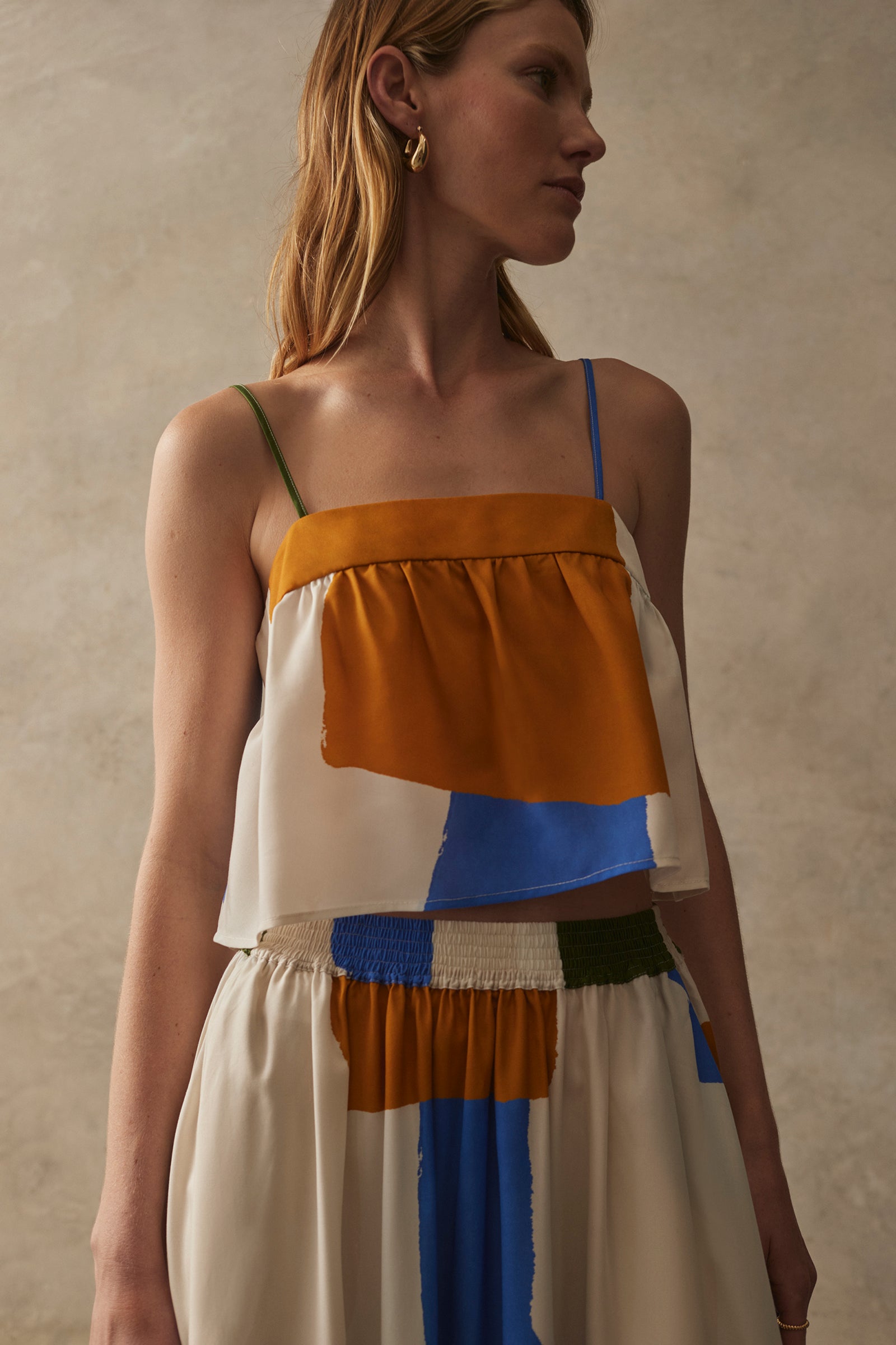 THE COVE TOP