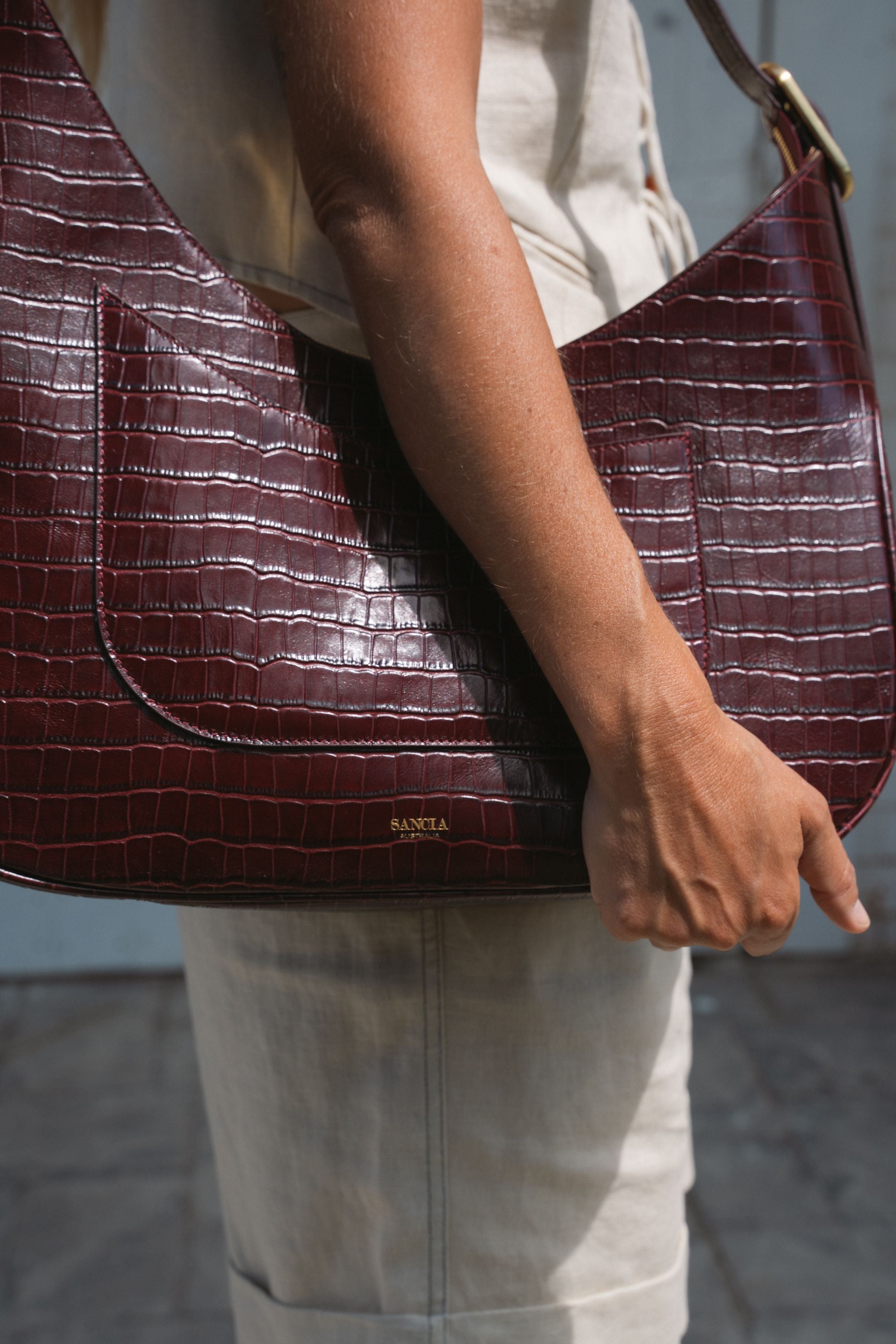 THE AKELA TOTE