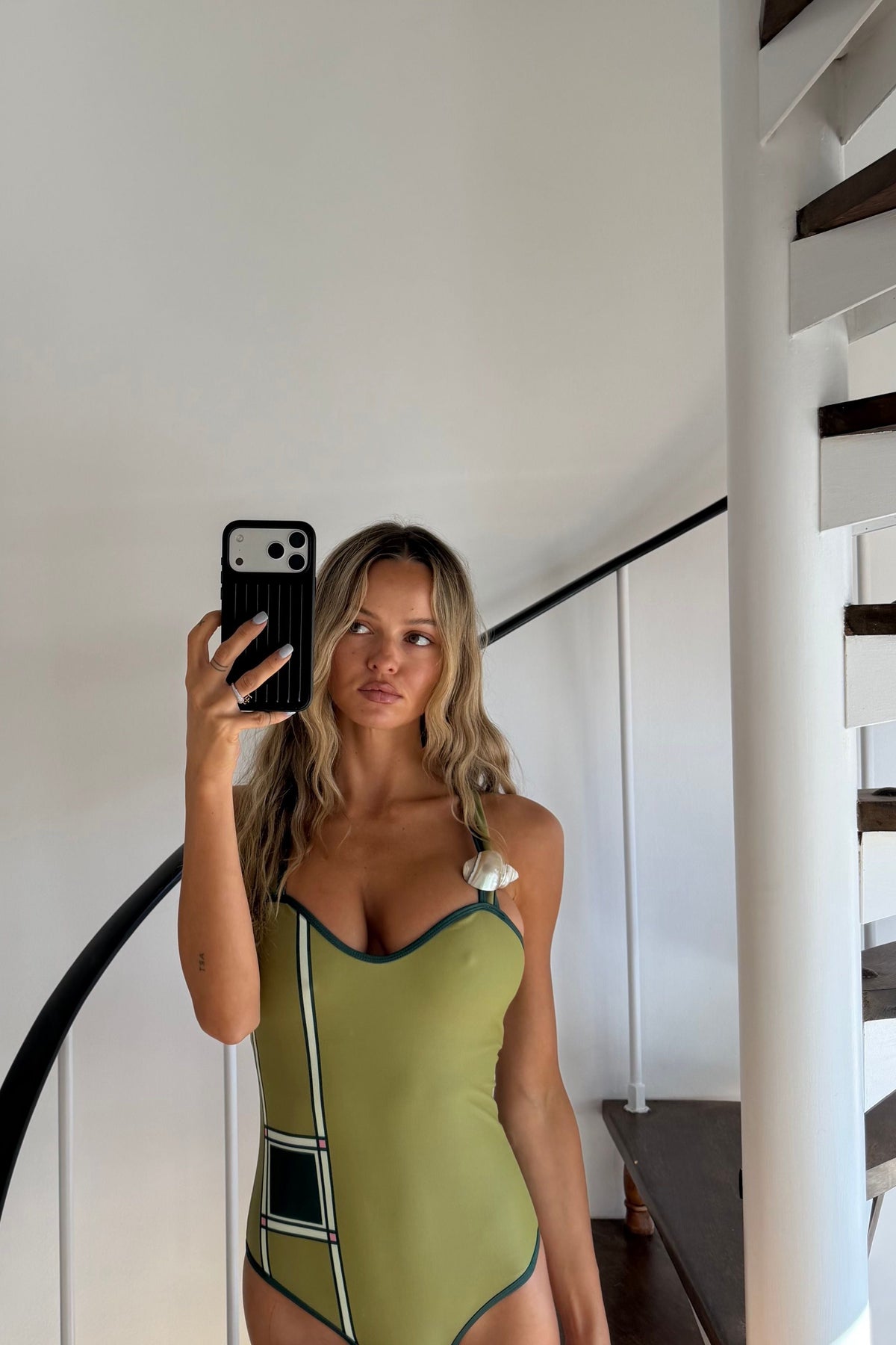 THE LUANA ONE PIECE