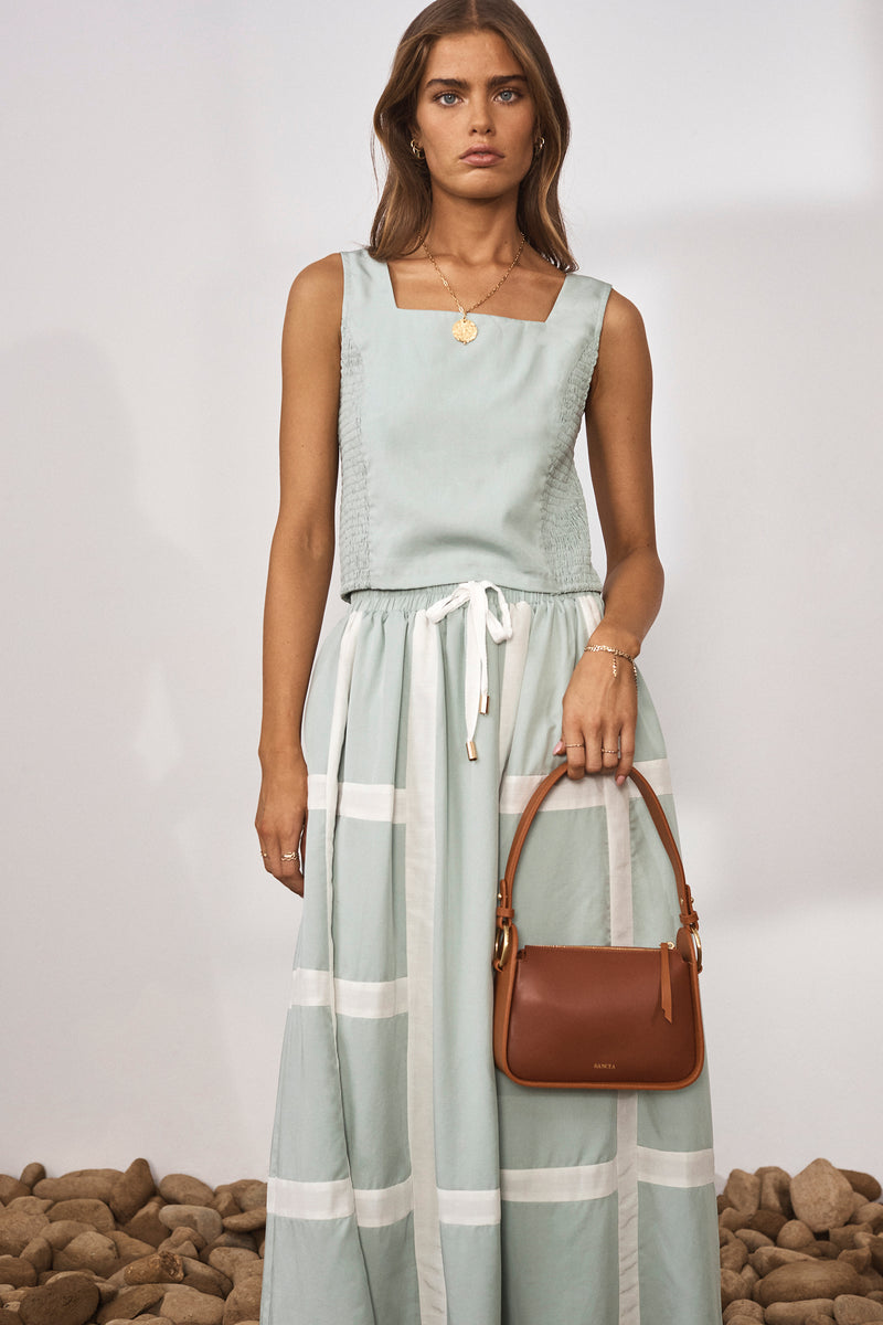 THE LIEVE TOP